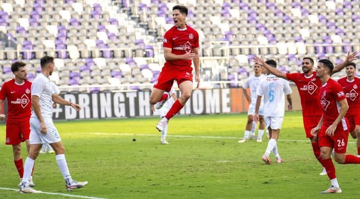 גוני נאור בעננים