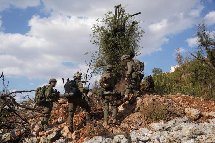 לוחמי מילואים בדרום לבנון (צילום: דובר צה"ל) תיעוד מהפעילות הקרקעית של יחידת המילואים - 'האלפיניסטים' בדרום לבנון