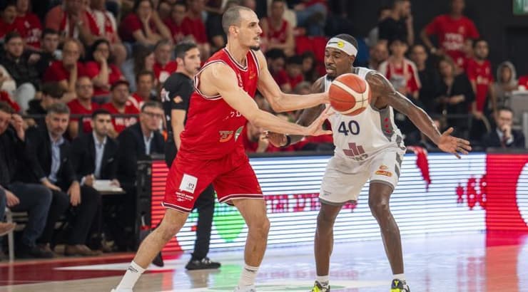 גיא פלטין מול שאבון לואיס