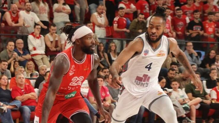 הייתה צריכה להישרק לחובתו עבירה בלתי ספורטיבית. בברלי (צילום: מוטי קמחי) בברלי