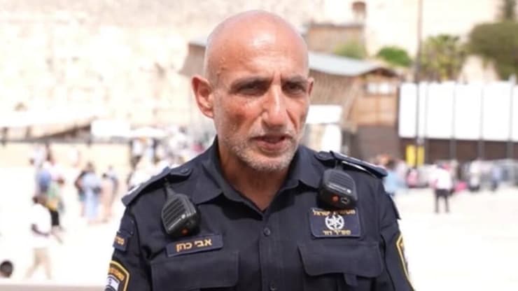 יוצא לחופשה כפויה. מפקד מרחב דוד, שחשוד בקשר אסור עם פקודה (צילום: משטרת ישראל) ניצב-משנה אבי כהן, מפקד מרחב דוד