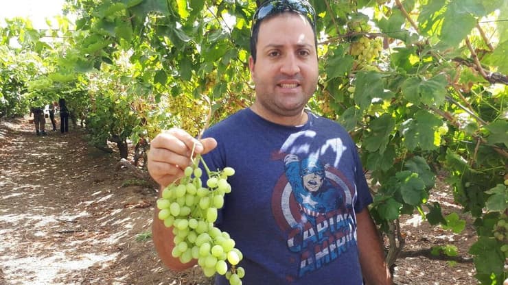 "יותר מהכול יש געגוע"   