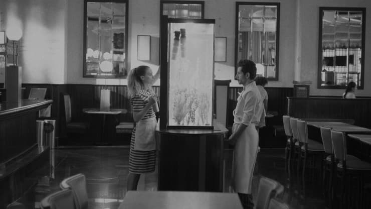 139 דקות שהם יום אחד. מתוך "לה קוצ'ינה" (צילום: באדיבות קולנוע לב) מתוך "לה קוצ'ינה"