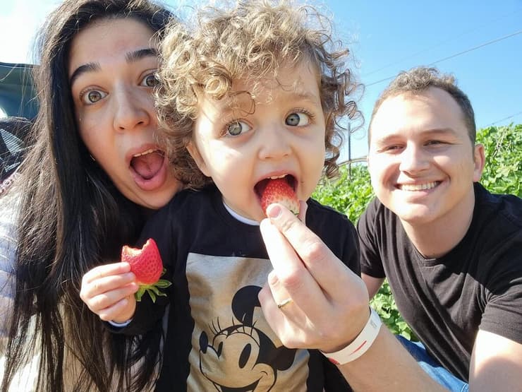 "היה שם סבל שלא היינו מודעים אליו". ההורים בן ולי אשכנזי והבת נויה ליה אשכנזי והוריה