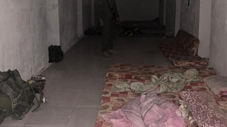  תיעוד של מתחם הטרור התת-קרקעי בתוך בית הקברות