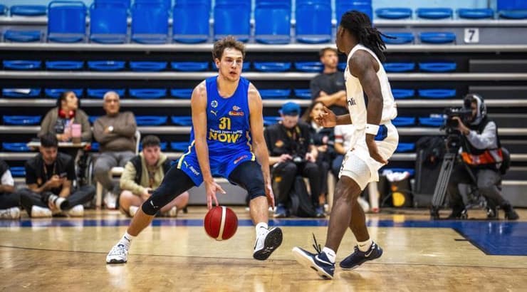 רוקאס יוקובאיטיס מול ג'ימי קלארק (רועי כפיר) רוקאס יוקובאיטיס מול ג'ימי קלארק