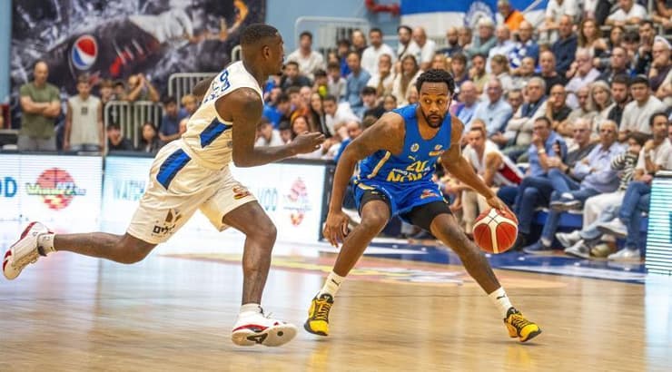 ליוואי רנדולף מול דשון פרנסיס (רועי כפיר) ליוואי רנדולף מול דשון פרנסיס