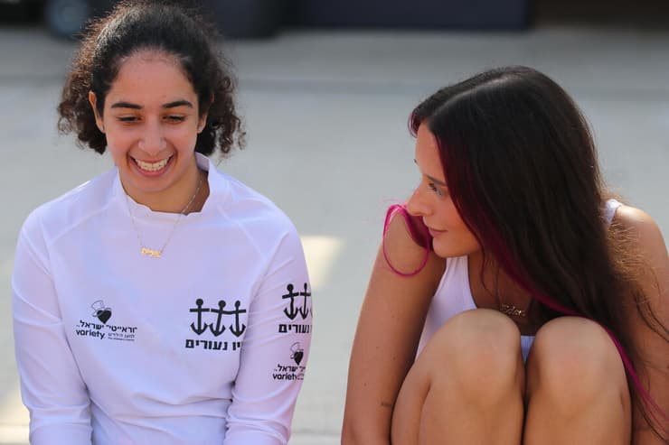 עמותת וראייטי וזיו נעורים