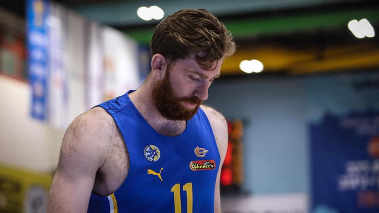 העייפות ניכרה על שחקני מכבי ת"א. וויל ריימן (צילום: עוז מועלם) שחקן מכבי ת"א וויל ריימן