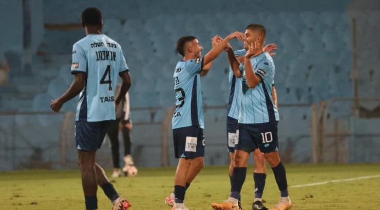 שחקני בני יהודה מאושרים (אופיר מגדל) שחקני בני יהודה מאושרים