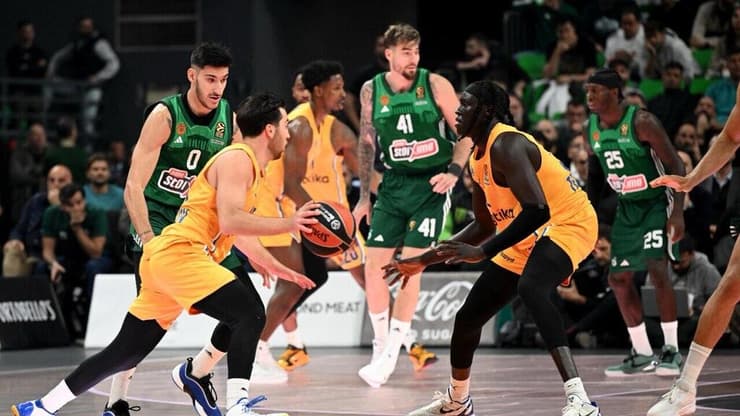 איתו ההתקפה זזה בהרמוניה. בלאט (צילום: Paobc) איתו ההתקפה זזה בהרמוניה. בלאט