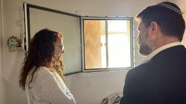 סיגי יהוד שר האוצר בצלאל סמוטריץ' בביקור בניר עוז