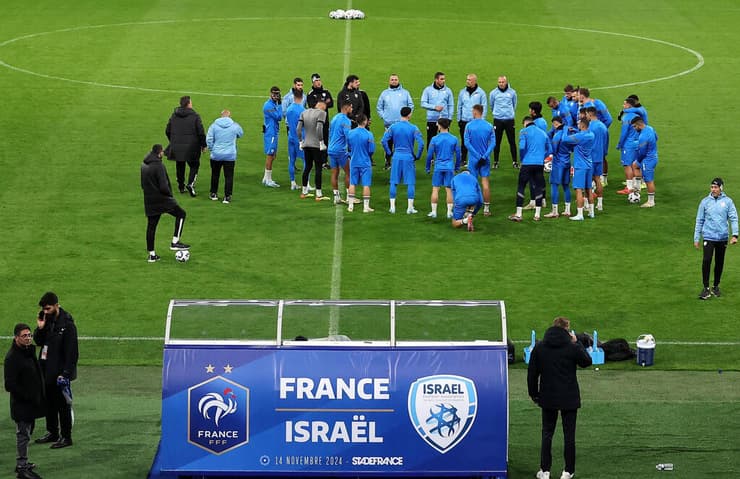 אין מספיק ליגיונרים. נבחרת ישראל (צילום: FRANCK FIFE / AFP) שחקני נבחרת ישראל