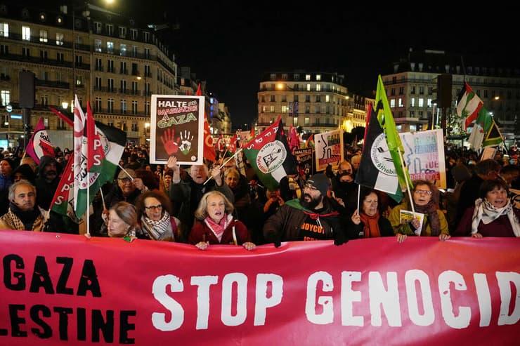 הפגנות בפריז