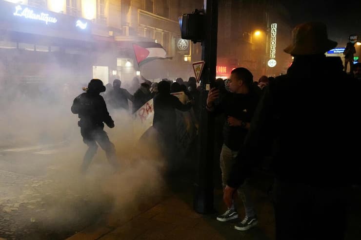 הפגנות בפריז