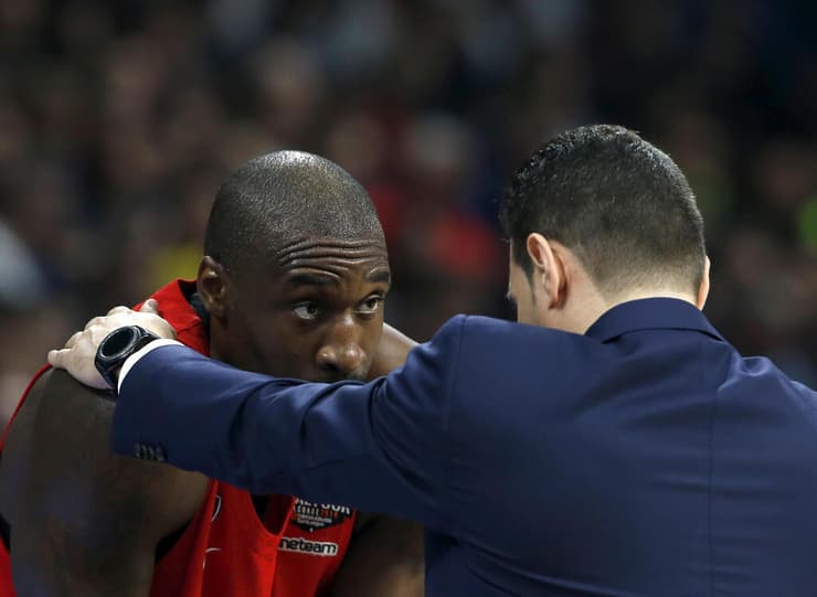 דימטריס איטודיס עם אותלו האנטר