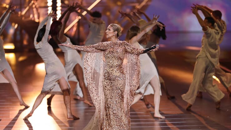 סלין דיון מופיעה בתצוגה לרגל 45 שנה למעצב אלי סאאב בסעודיה