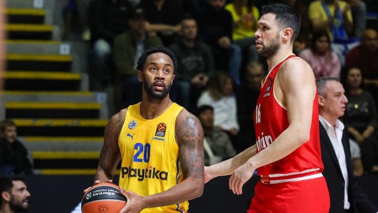 הבדלי הכוחות ברורים. רנדולף (צילום: דראגן טשיץ') ליוואי רנדולף