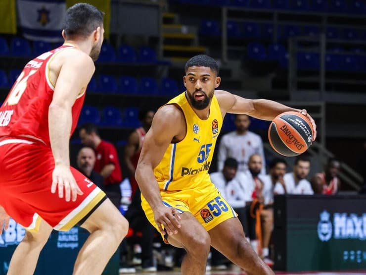 מתחיל כל התקפה בפיק-אנד-רול ולא בניסיון חדירה. דג'וליוס (צילום: דראגן טשיץ') דייויד דג'וליוס