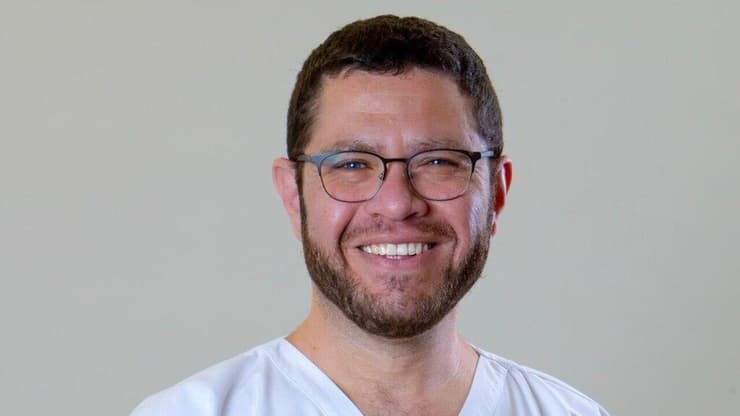 ד"ר מיכאל פסיס. כשסער אמר לי היי, זה המיס אותי" (צילום: המרכז הרפואי סורוקה) ד"ר מיכאל פסיס