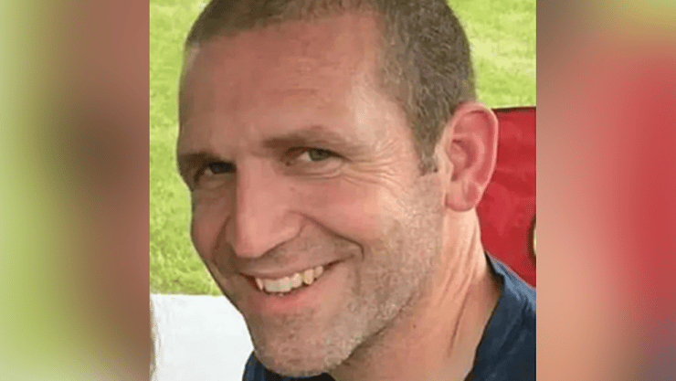 ארה"ב ראיין בורגוורדט חותר קיאקים נעלם זייף את מותו ו ברח