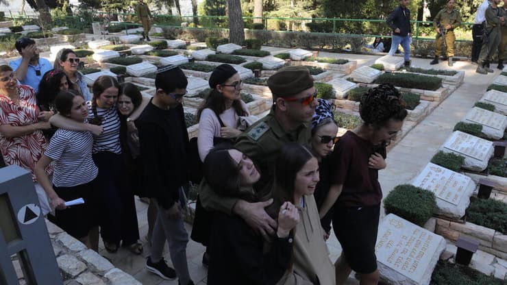 הלווייתו של סגן עברי דיקשטיין ז"ל