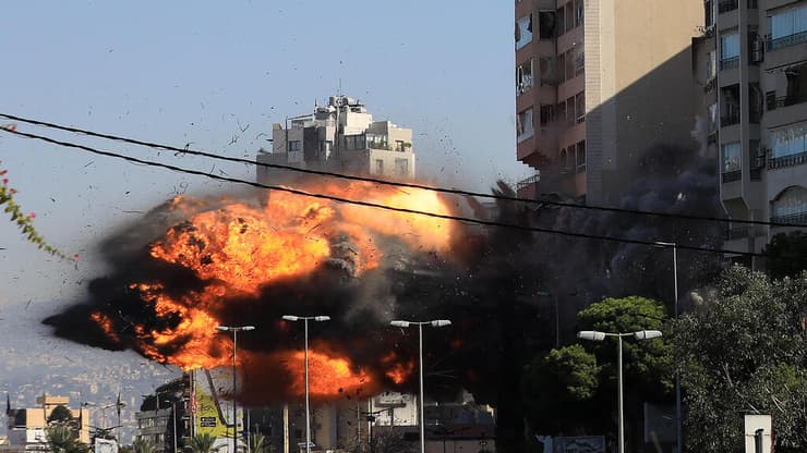 הפלת הבניין בדאחייה