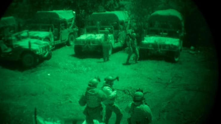 אלישע בן קימון עם כוחות דובדבן בלבנון