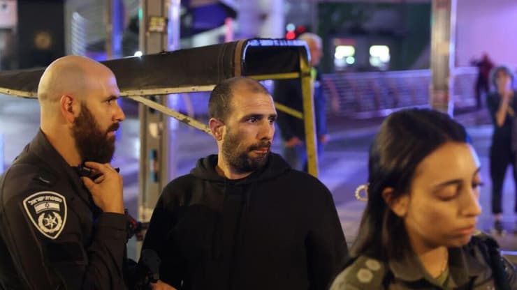 צילום: מוטי קמחי הצהרת משפחות החטופים בשער בגין