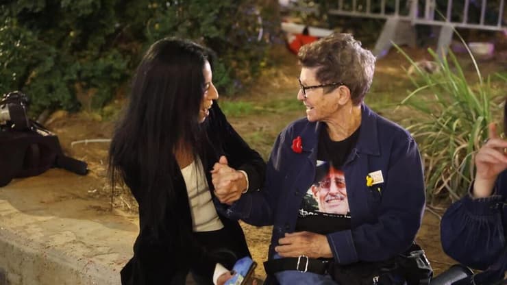 שורדת השבי יוכבד ליפשיץ ועינב צנגאוקר בשער בגין (צילום: מוטי קמחי) יוכבד ליפשיץ ועינב צנגאוקר