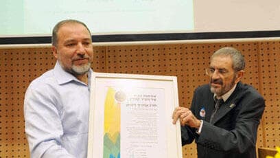 בר לב עם ח"כ ליברמן ב-2012