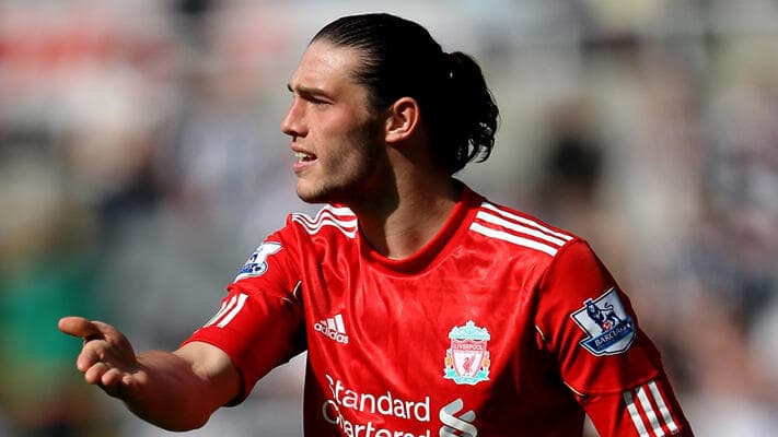 קארול במדי ליברפול ב-2012