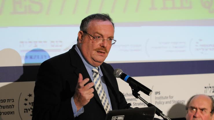 קודמו בתפקיד. פרופ' דניאל הרשקוביץ