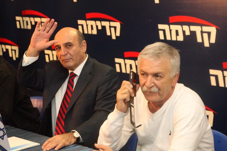 עבר את אחוז החסימה בקושי. מופז במטה קדימה ב-2013 (צילום: מוטי קמחי) עבר את אחוז החסימה בקושי. מופז במטה קדימה ב-2013