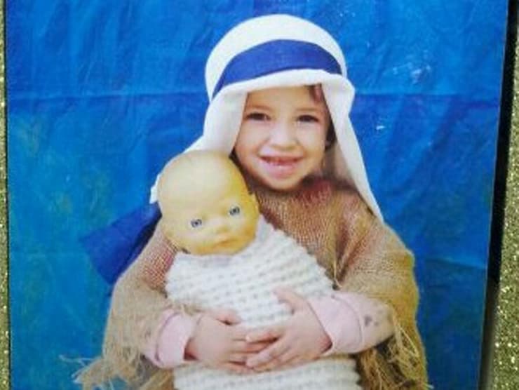 אדל ז"ל לפני הפיגוע. "מלווה אותי לכל מקום שאני הולכת" אדל ז"ל לפני הפיגוע. "מלווה אותי לכל מקום שאני הולכת"