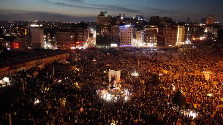 גל המחאות בטורקיה. איסטנבול, 2013 (צילום: AP) גל המחאות בטורקיה. איסטנבול, 2013
