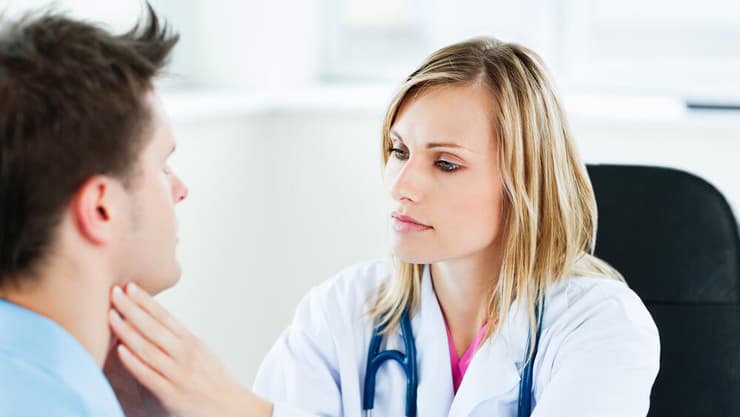 איך מבדילים בין צינון לשפעת? (צילום: shutterstock) איך מבדילים בין צינון לשפעת?