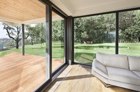 מכניסים את האור לבית