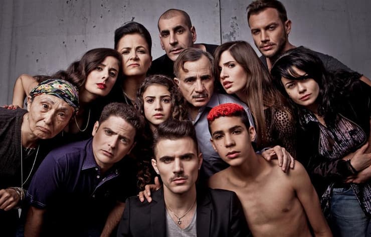 העונה הראשונה שהתחילה את הכול. קאסט "זגורי אימםריה"