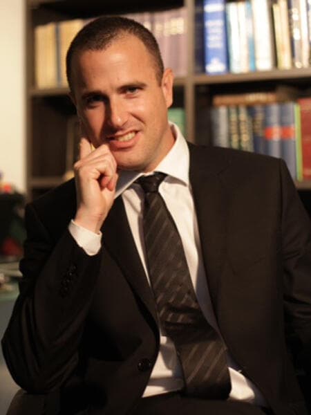 עו"ד ניר יסלוביץ'