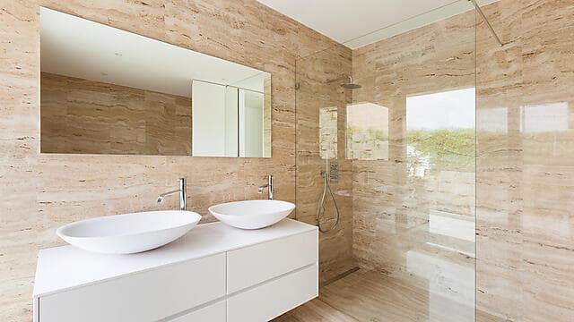 שיש בחדר האמבטיה. ארכיון