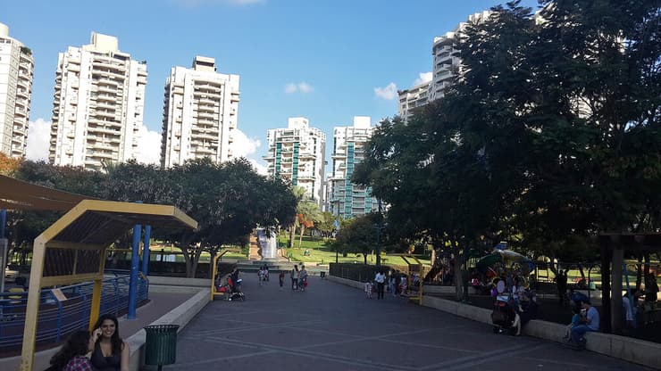 מרום נווה רמת גן