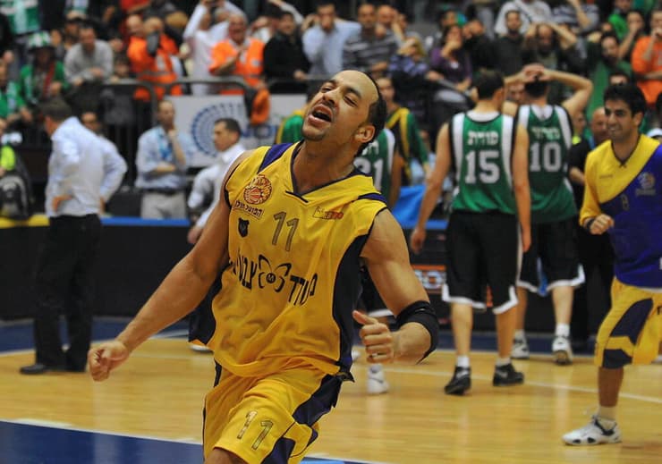 סל ניצחון בלתי נשכח. טולברט חוגג