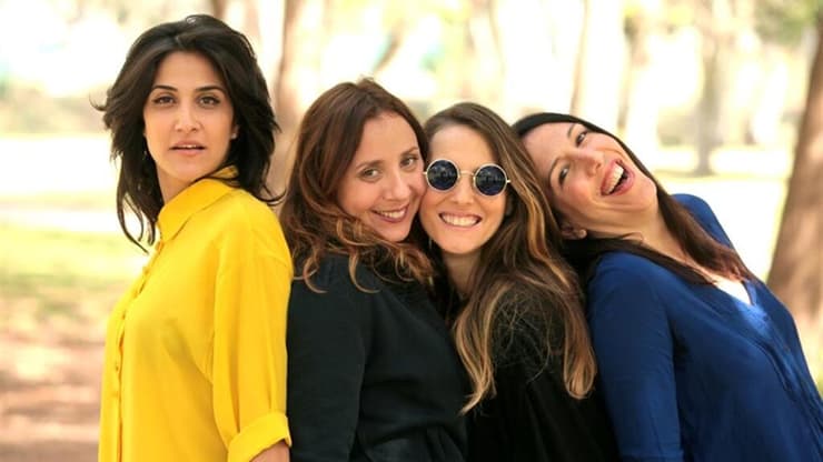 מתוך "חברות"