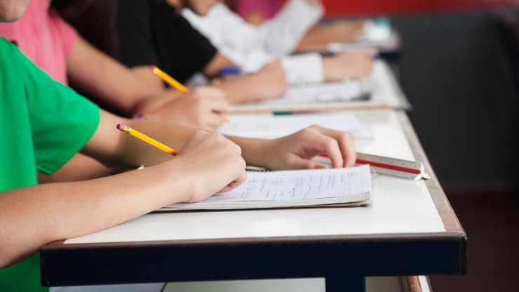 תלמידים שלמדו אחד-על-אחד השיגו תוצאות טובות משמעותית מאלו שבכיתה רגילה