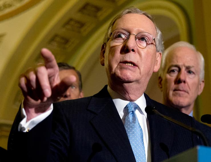 גינה את ההסתערות על הקפיטול: "טראמפ אחראי לזה באופן מעשי ומוסרי". מקונל