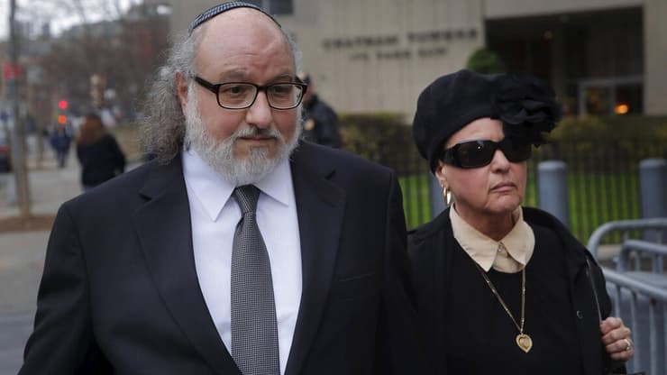 פולארד בדרכו לשימוע. 2015