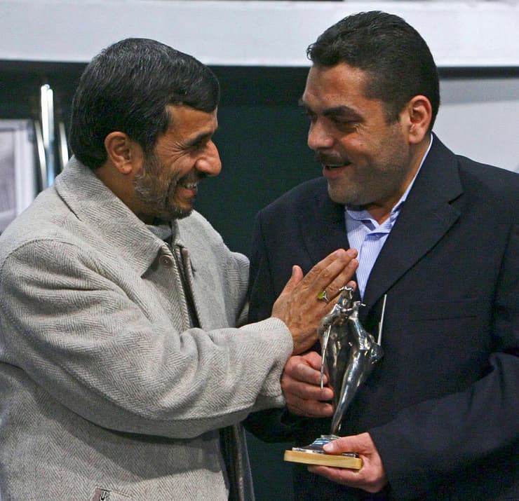 אחמדינג'אד עם המחבל סמיר קונטאר, ב-2009