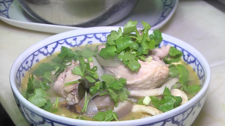 נאמן למקור. טום יאם בבית תאילנדי