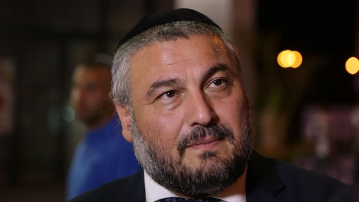 משה אבוטבול, "לא החרדי הקלאסי" (צילום: אלכס קולומויסקי) משה אבוטבול, "לא החרדי הקלאסי"